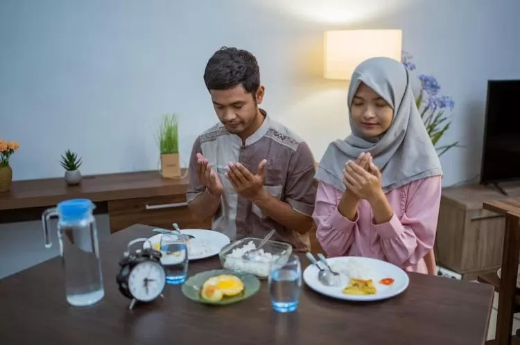Ilustrasi makan sahur