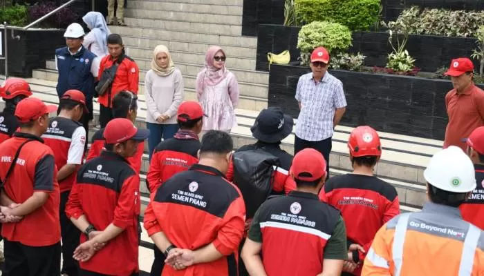 Semen Padang kembali mengirim relawan, 620 paket sembako, selimut dan pakaian yang akan dibagikan di Barung-Barung Belantai Kecamatan Koto XI Tarusan, dan Surantih Kecamatan Sutera.