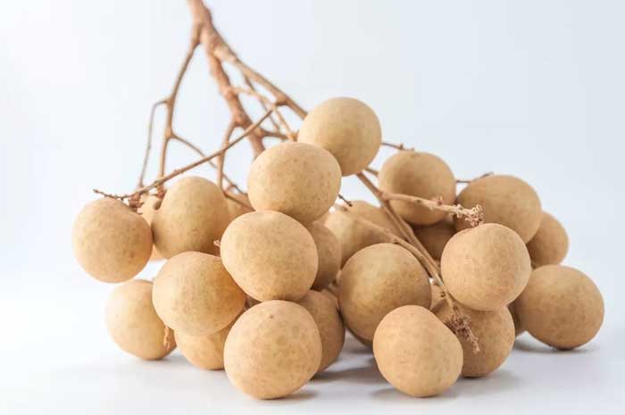 Buah kelengkeng dengan banyak manfaat.