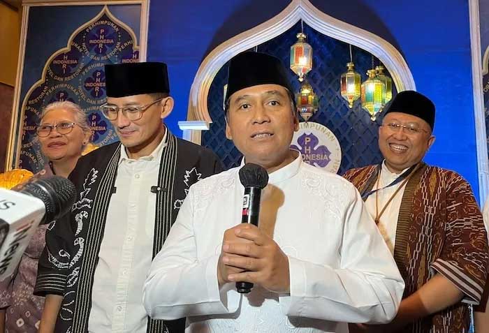 Ketua Umum Perhimpunan Hotel dan Restoran Indonesia (PHRI) Hariyadi Sukamdani, mengatakan pihaknya akan mengikuti aturan dari pemerintah dalam pembelian THR.