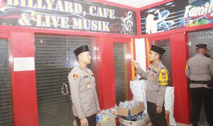 Kapolres Bengkalis AKBP Setyo Bimo Anggoro melakukan inspeksi mendadak (sidak) di THM dan warung remang-remang di Kota Bengkalis, akhir pekan lalu.