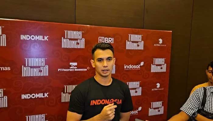Kiper timnas Indonesia Nadeo Argawinata menjawab pertanyaan pewarta pada acara Media Day di Jakarta, Minggu (17/3/2024).