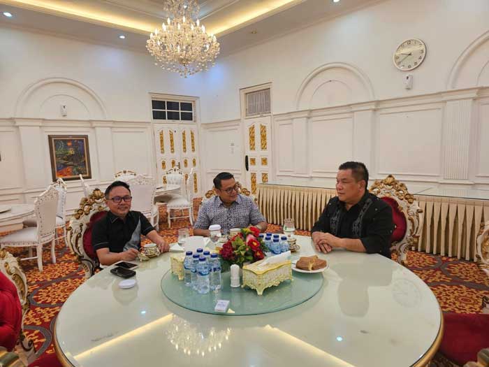 Pj Gubri SF Hariyanto saat melakukan pertemuan dengan calon investor dari China, Ahad (17/3/2024).