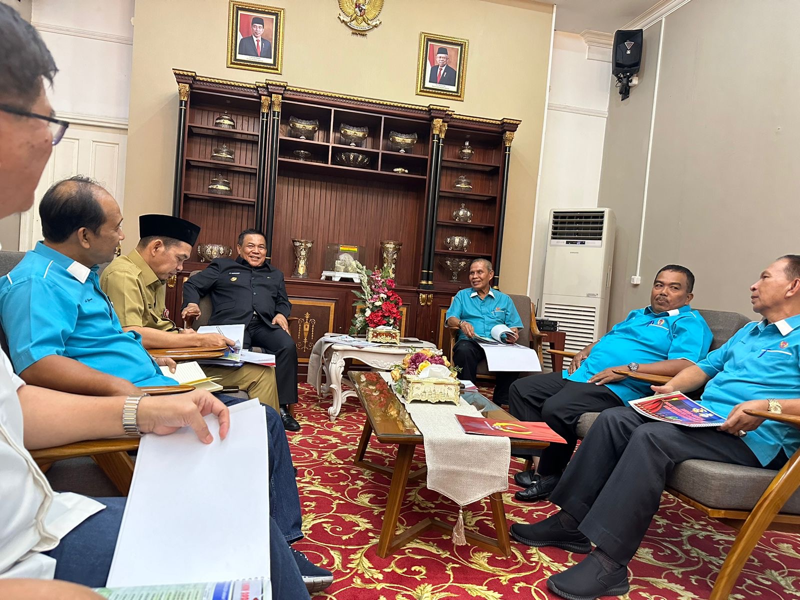 KONI Riau menggelar audensi dengan Pj Gubernur Riau SF Hariyanto di kediaman Gubernur, Selasa (19/3/2024).