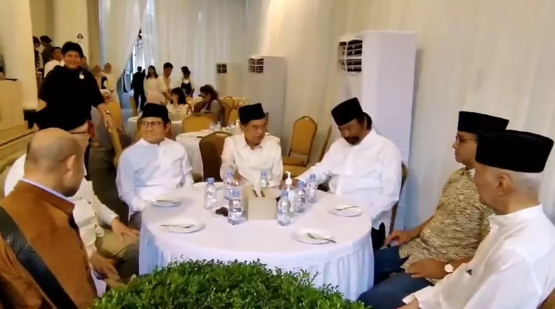 Calon presiden-calon wakil presiden nomor urut 1 Anies Baswedan dan Muhaimin Iskandar (Cak Imin) buka puasa bersama dengan Jusuf Kalla (JK) hingga Surya Paloh.