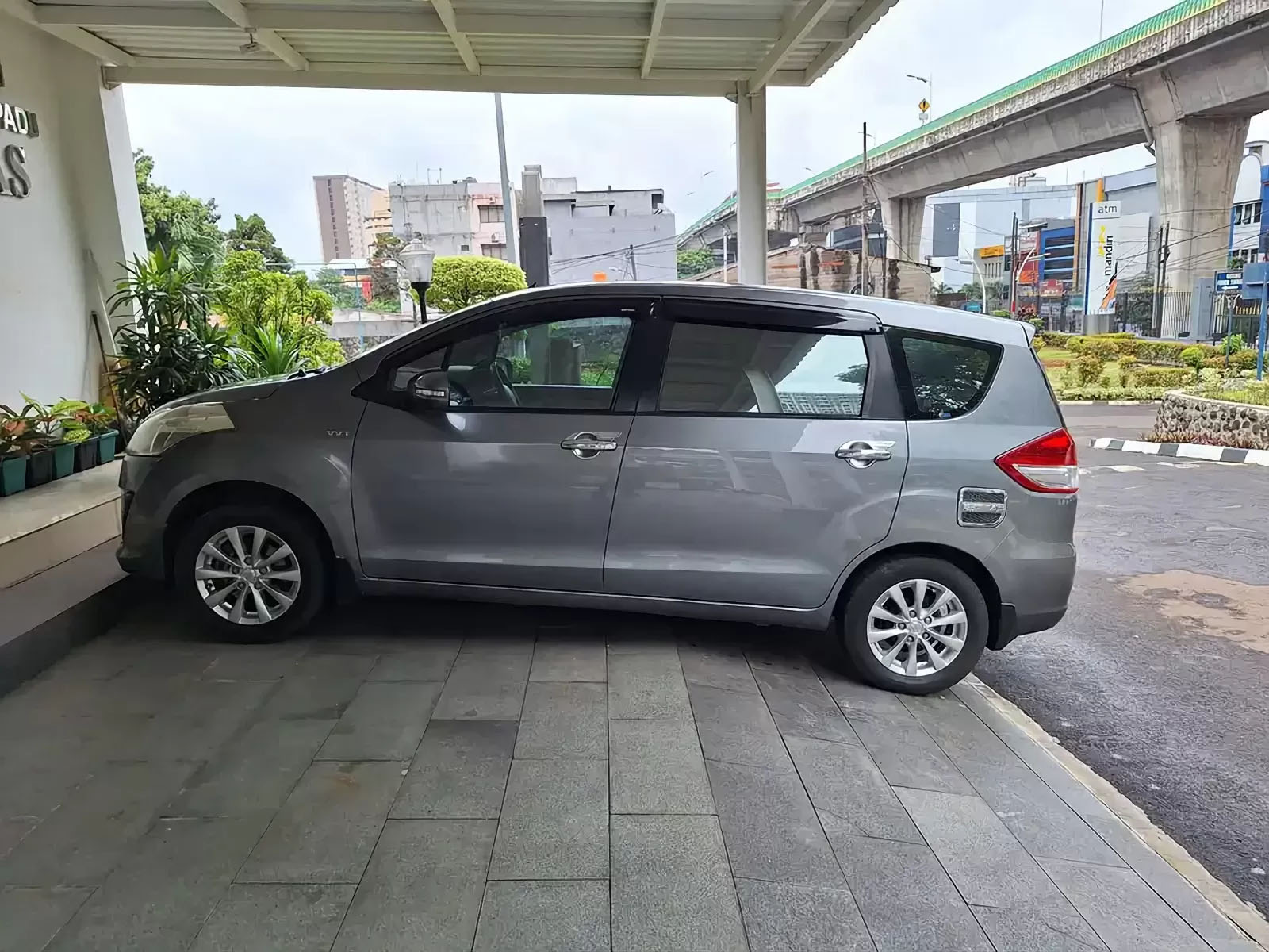 Suzuki Ertiga, salah satu mobil yang banyak dicari saat ini dengan harga sudah dibawah Rp 100 juta.