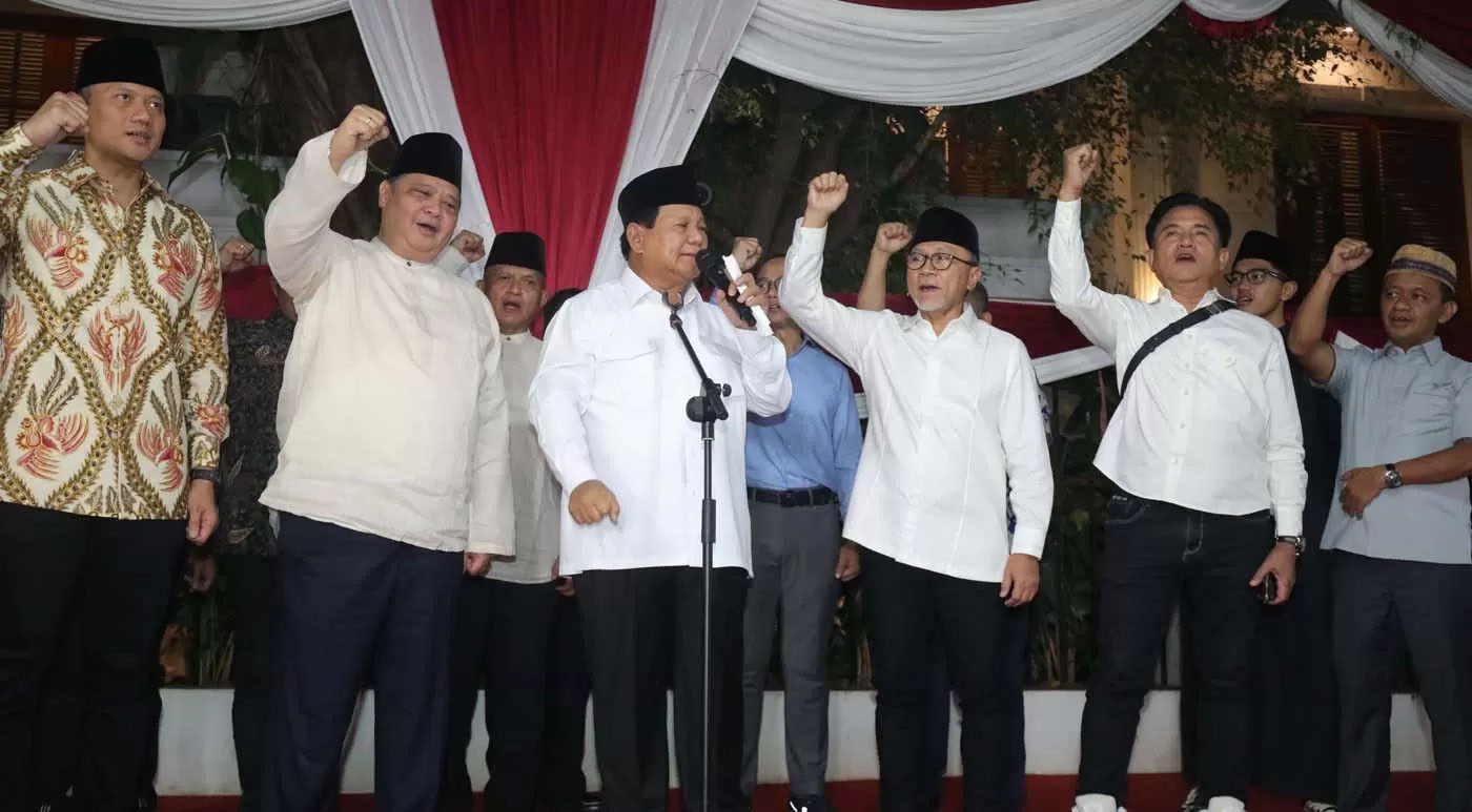 Calon Presiden nomor urut 2 Prabowo Subianto menyampaikan pidato politik usai penetapan hasil Pemilu 2024 di Jalan Kertanegara, Jakarta, Rabu (20/3/2024).