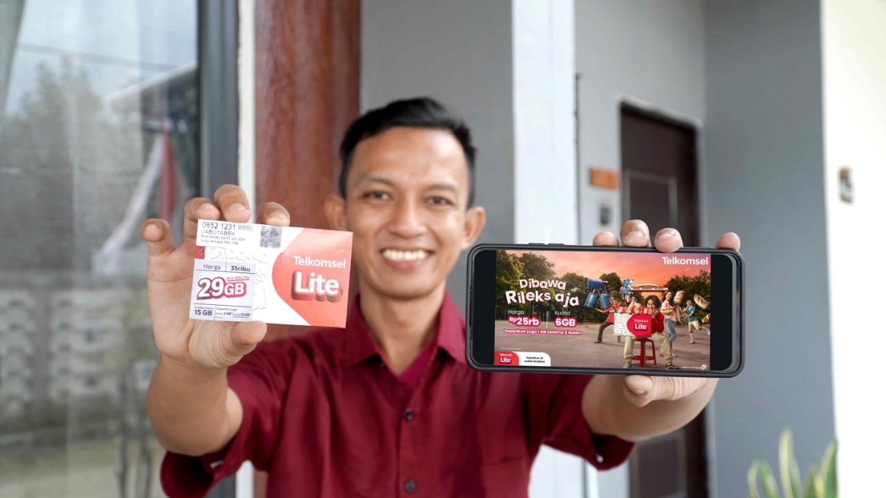 Untuk akses broadband yang terjangkau, pelanggan bisa mendapatkan Kartu Perdana Telkomsel Lite mulai dari Rp25 ribu untuk kuota hingga 60 GB melalui berbagai kanal penjualan Telkomsel.