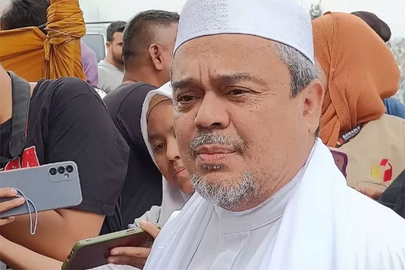 Habib Rizieq Shihab menuruti permintaan anak-anaknya untuk menikah lagi. Jodohnya adalah ponakan mendiang istri.