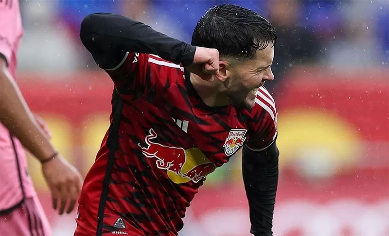 Lewis Morgan melakukan selebrasi usai mencetaj hat-trick ke gawang Inter Miami yang tak diperkuat Lionel Messi.