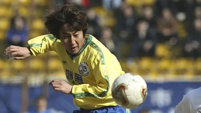 Shin Tae-yong mendapat julukan Si Rubah karena kecerdikannya semasa aktif sebagai pemain.