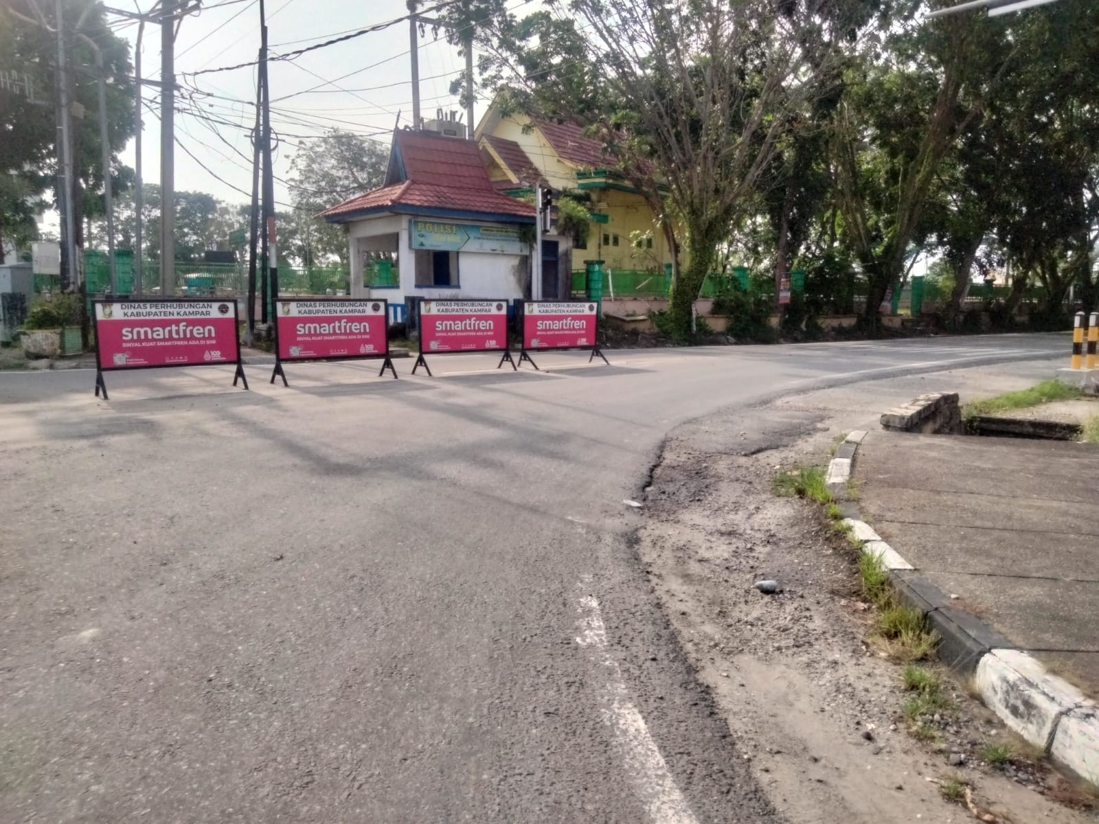 Jembatan lama penghubung Bangkinang-Tapung masih ditutup sambil menunggu uji kelayakan, Rabu (27/3/2024).