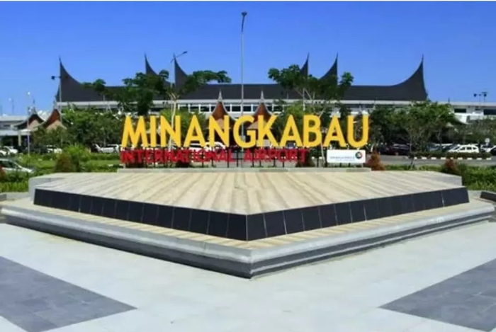 Bandara Internasional Minangkabau (BIM) di Padangpariaman, Sumbar kembali ditutup karena terdampak abu letusan Gunung Marapi, Kamis (28/3/2024).