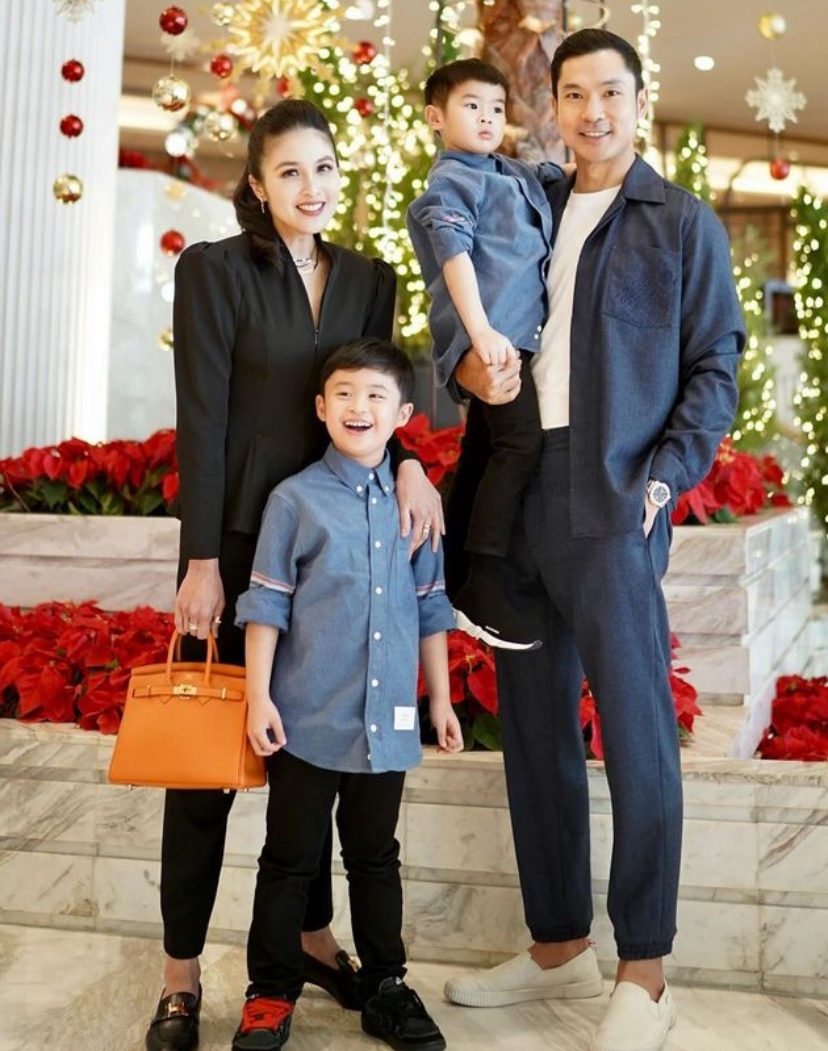Keluarga Harvey Moeis dan Sandra Dewi.