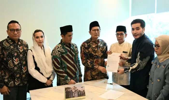 Produser film Kiblat Agung Saputra menemui MUI dan minta maaf.