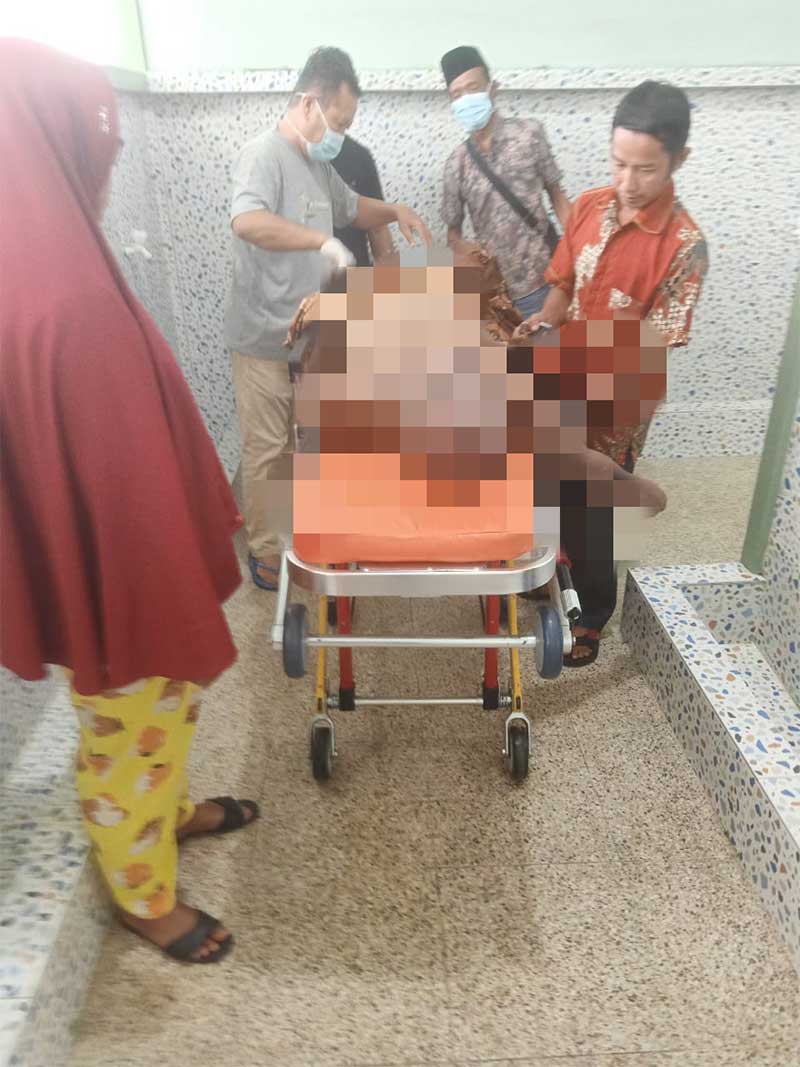 Sopir truk CPO Agus Salim Tarigan ditemukan meninggal di dalam kamar mandi Masjid Siti Aminah Desa Sungai Lipai, Kecamatan Gunung Sahilan, Kabupaten Kampar, Jumat