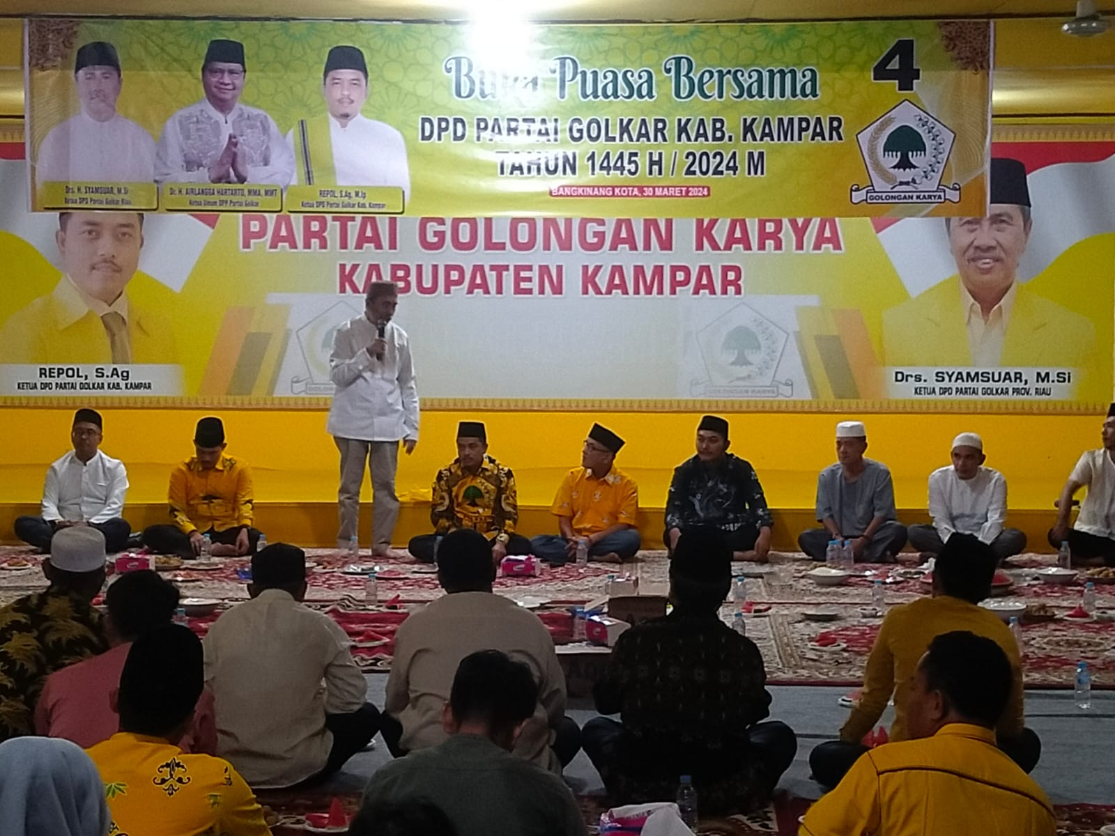 Ketua DPD Golkar Riau Drs H Syamsuar, Ketua DPD Golkar Kampar Repol SAg MIP buka puasa bersama pengurus DPD Golkar Kampar beserta para anggota fraksi dan caleg terpilih Golkar Kampar.