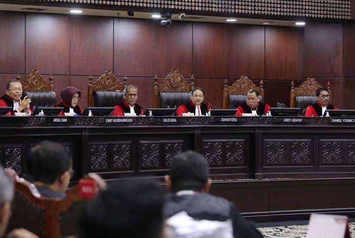 Suasana sidang perselisihan hasil pemilihan umum (PHPU) Pilpres 2024 dengan pemohon calon presiden dan calon wakil presiden di Gedung Mahkamah Konstitusi, Jakarta, Kamis (28/3/2024).