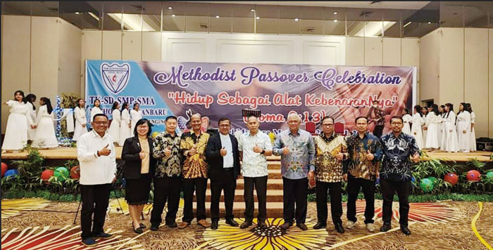 Pimpinan Distrik Wil 1, Rektor UMI-Medan, Pimpinan Yayasan Perguruan Methodist Sion Pekanbaru, kepala unit TK - SMA Methodist Pekanbaru,  Saat perayaan Paskah 2024, Selasa (2/4/2024).