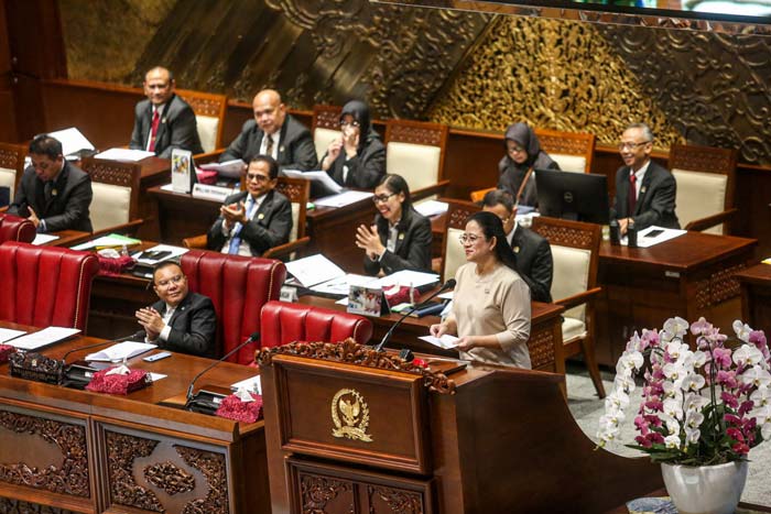 Puan Maharani saat bicara di rapat paripurna ke-15 DPR RI masa persidangan IV tahun sidang 2023-2024, Kamis (4/4/2024).