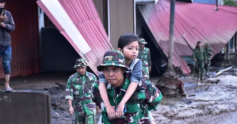 Banjir lahar dingin yang melanda Nagari Bukik Batabuah, Kecamatan Canduang memaksa warga mengungsi.