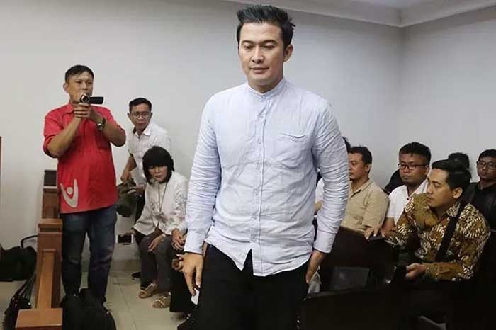 Mandala Shoji minta sang istri jelaskan pada 3 anaknya bahwa dia sedang itikaf dan bukan dipenjara.