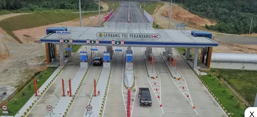 Gerbang pintu Tol Pekanbaru-Dumai.