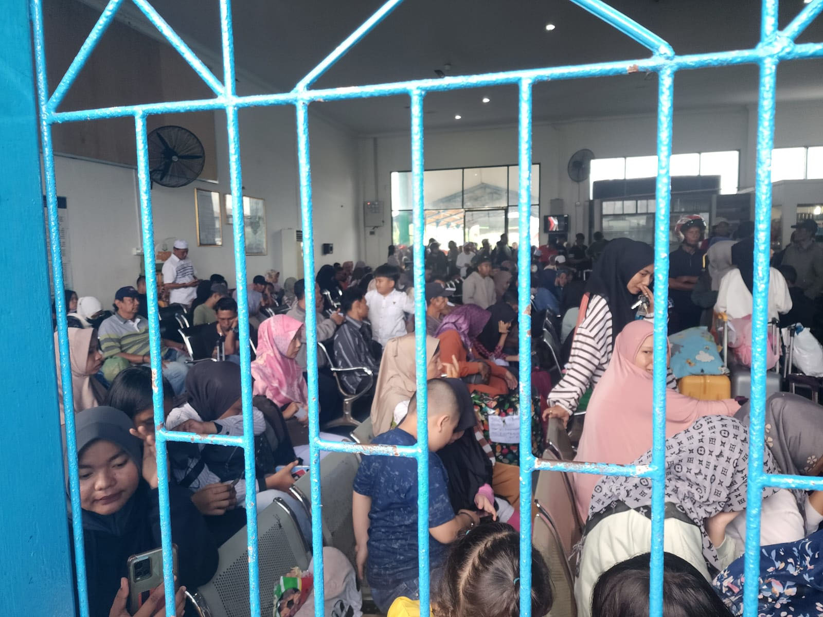 Situasi Pelabuhan Tanjung Harapan H+1 arus balik Idulfitri, Jumat (12/4/2024) siang.