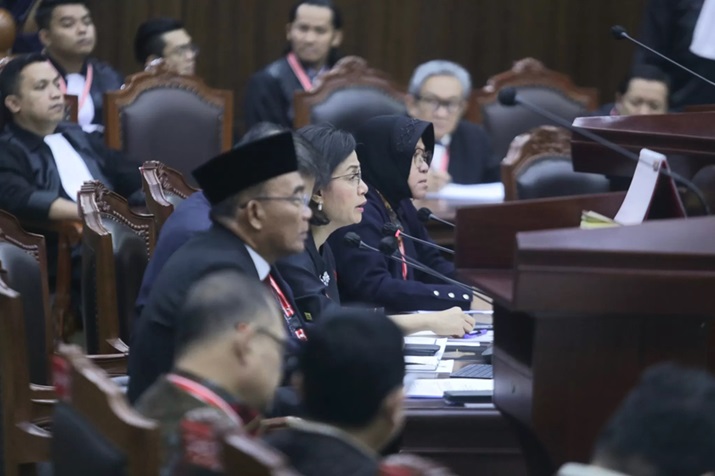 MK memanggil Menko Perekonomian Airlangga Hartarto, Menko PMK Muhadjir Effendi, Menteri Keuangan Sri Mulyani, dan Menteri Sosial Tri Rismaharini sebagai saksi dalam sidang sengketa Pilpres 2024.