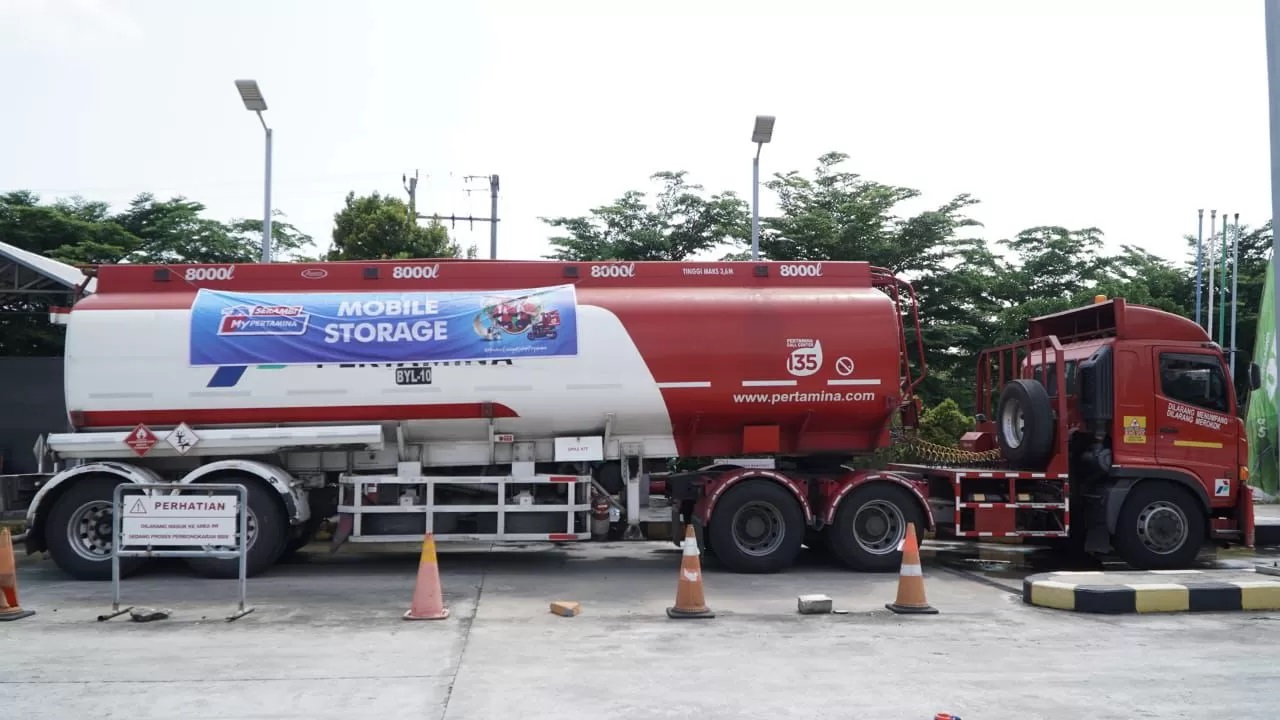Ilustrasi: Truk tanki BBM Pertamina.
