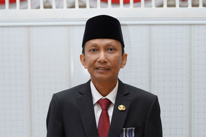 Sekdaprov) Riau, Indra SE