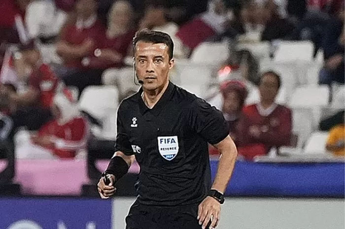 Timnas Indonesia U-23 kena mental atas sikap tak adil dari wasit Nasrullo Kabirov yang beberapa kali bikin keputusan kontroversial.