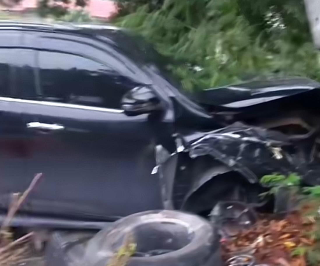 Mobil yang dikendarai Bripda YI usai mengalami kecelakaan tunggal.