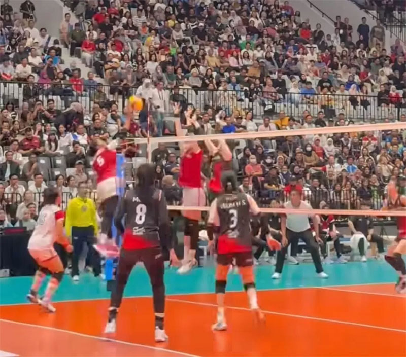 Megawati Main untuk Dua Tim, Red Sparks Menang Tipis 3-2 atas Indonesia All Star  Klub asal Korsel Red Sparks bertanding melawan Indonesia All Star dalam laga Fun Volleyball di Indonesia Arena, Jakart