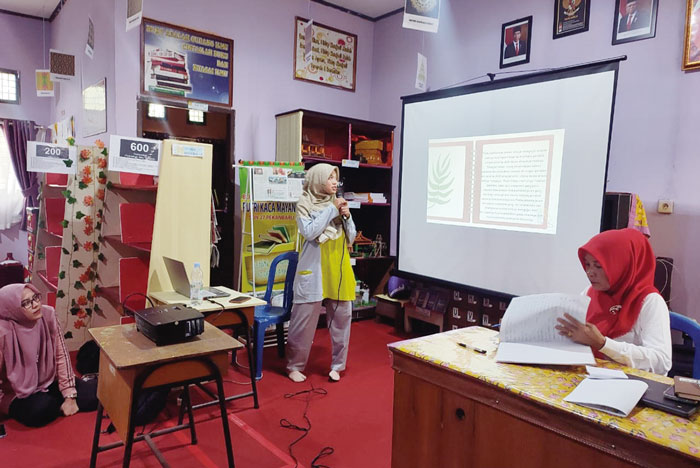 Para guru memanfaatkan aplikasi Wordwall sebagai media pembelajaran di SDN 27 Pekanbaru, beberapa waktu lalu.