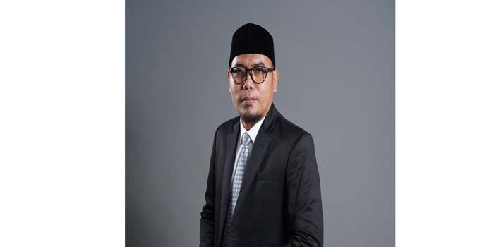 SYAHRAINI TAMBAK Guru Besar Fakultas Agama Islam Universitas Islam Riau