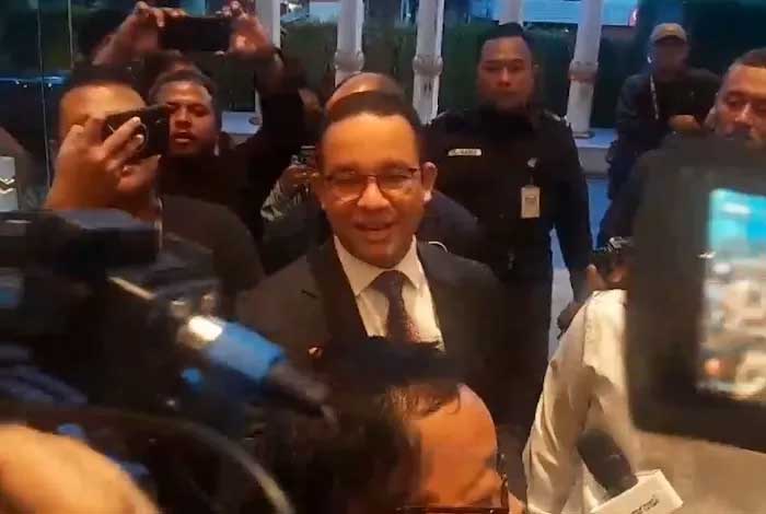 Anies Baswedan mengunjungi Ketua Umum Partai NasDem Surya Paloh usai Mahkamah Konstitusi menolak gugatannya terkait hasil Pilpres 2024.