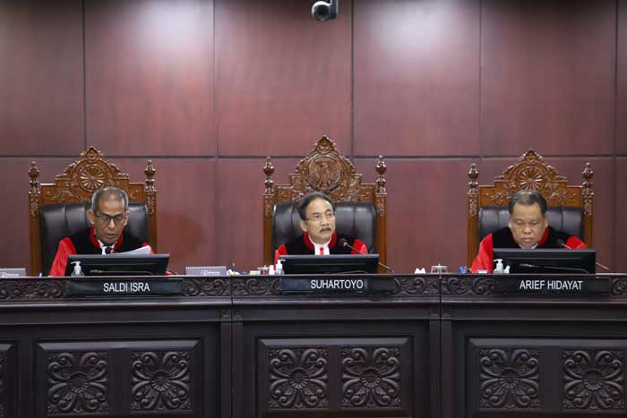 Mahkamah Konstitusi menolak seluruh permohonan perselisihan hasil pemilihan umum (PHPU) atau sengketa hasil Pilpres 2024 yang diajukan Ganjar Pranowo-Mahfud MD.