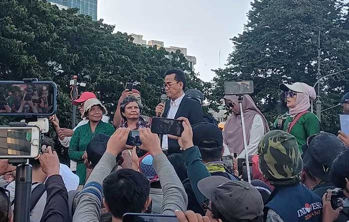 Refly Harun menyebut bahwa pertama kali dalam sejarah persidangan sengketa hasil Pilpres di Mahkamah Konstitusi ada dissenting opion.