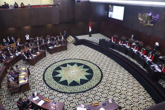 Mahkamah Konstitusi (MK) menggelar sidang putusan sengketa Perselisihan Hasil Pemilihan Umum (PHPU) 2024. Sidang pembacaan putusan dipimpin langsung oleh Ketua MK Suhartoyo.