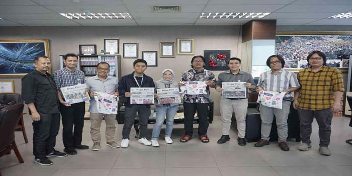 Kepala Divisi Marketing Eka Hospital Pekanbaru saat kunjungan ke Kantor Riau Pos, Graha Pena Riau