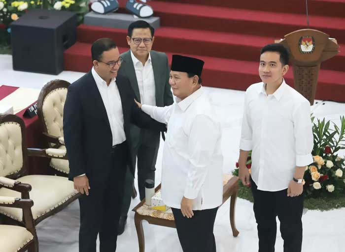 Presiden dan Wakil Presiden terpilih periode 2024-2029, Prabowo Subianto dan Gibran Rakabuming Raka bersama Anies Baswedan dan Muhaimin Iskandar.