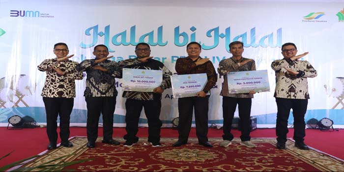 Para manajer kebun inti, pabrik kelapa sawit, dan kebun kemitraan terbaik yang berhasil meraih peringkat pertama dalam ajang PTPN IV Regional III Performance League periode triwulan pertama 2024