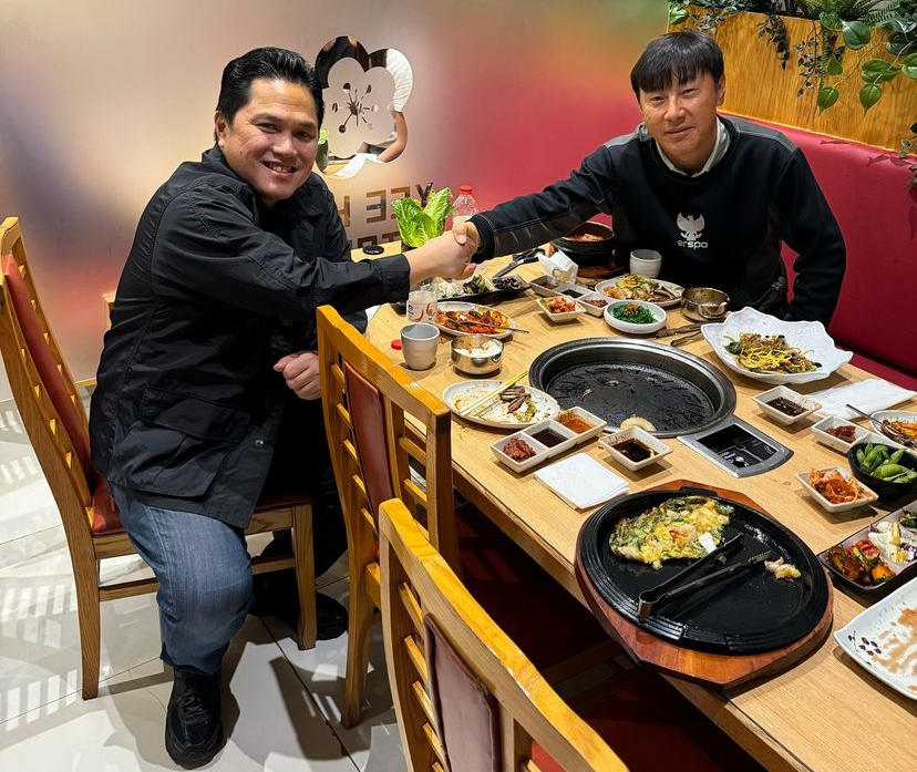 Ketua Umum PSSI Erick Thohir mengumumkan bahwa kontrak pelatih Timnas Indonesia, Shin Tae-yong, telah resmi diperpanjang hingga tahun 2027.