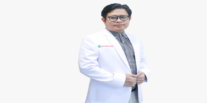 dr. Deny Budiman, Sp.B, Subsp. BD (K) Dokter Spesialis Bedah  Konsultan Bedah Digestif (Saluran Cerna), Endoskopik Laparoskopik dan Bedah Metabolik Rumah Sakit Awal Bros Sudirman Pekanbaru