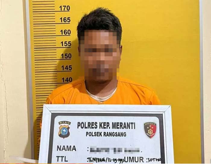 Gambar pelaku AG ketika setelah diamankan jajaran Polsek Rangsang.