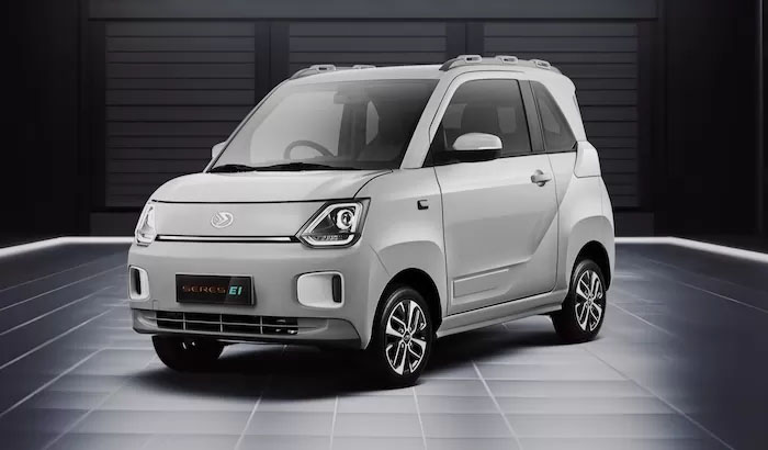 Wuling AirEV bukannya tanpa lawan. Jangan lupa, ada merek lainnya dari DFSK yakni Seres E1.