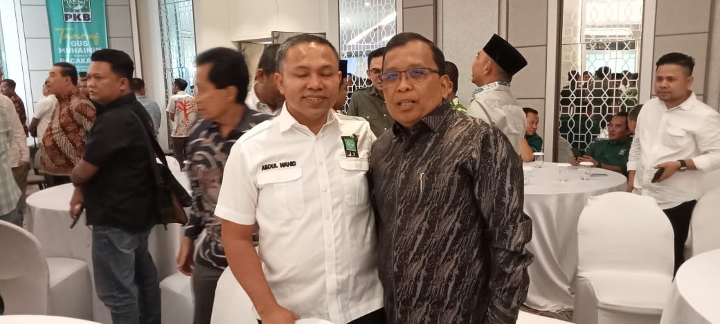 H Nazruddin Nasir bakal calon Bupati Meranti berfoto bersama Ketua DPW  PKB Riau yang juga bakal calon Gubernur Riau Abdul Wahid di acara Taaruf Ketum PKB Muhaimin Iskandar di Jakarta.