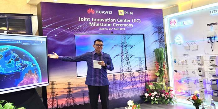 Direktur Utama PLN Darmawan Prasodjo mengapresiasi kemajuan dan inovasi JIC dalam merespons kebutuhan digitalisasi sejak diresmikan pada November 2023 lalu.
