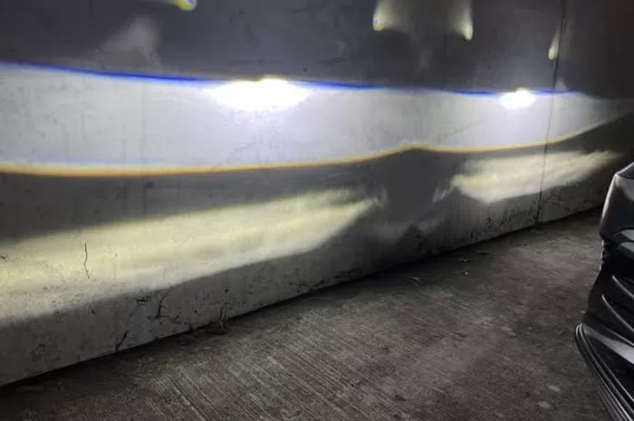 Sorot lampu mobil terkini cahayanya tidak rata antara sisi kiri dan kanan. Ternyata ada alasannya.